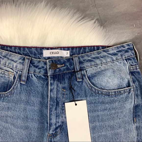 CELLO Jeans▪️Distressed High Rise BF Embroidered - Picture 4 of 7